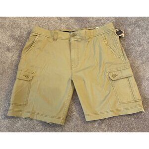 NWT St. Johns Bay Mens Comfort Stretch Cargo Shorts Size 42 Khaki Cotton/Spandex